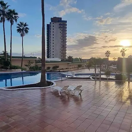 Club Paraiso * אדחה
